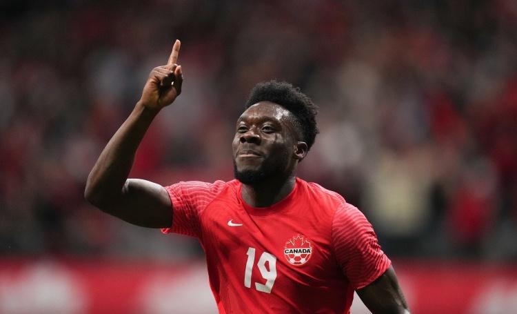 皇马新阵曝出？首发11人身价9亿欧，维尼熊+凯恩，阿芳+阿拉巴