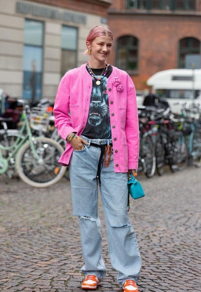 卡通t恤宽松简单,卡通图案很火的t恤