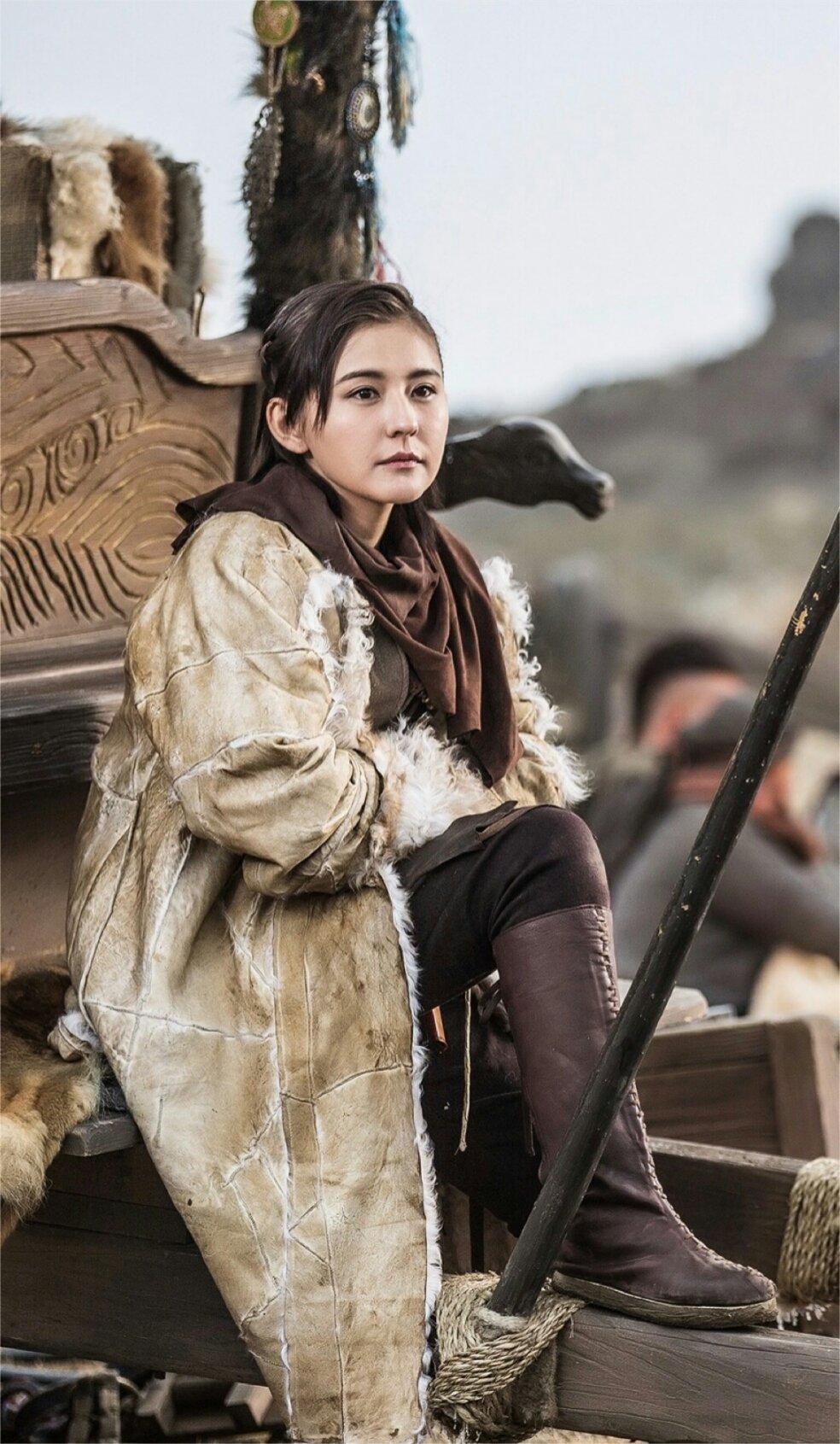 热依扎获飞天奖孙俪落泪,热依扎获奖感谢孙俪视频