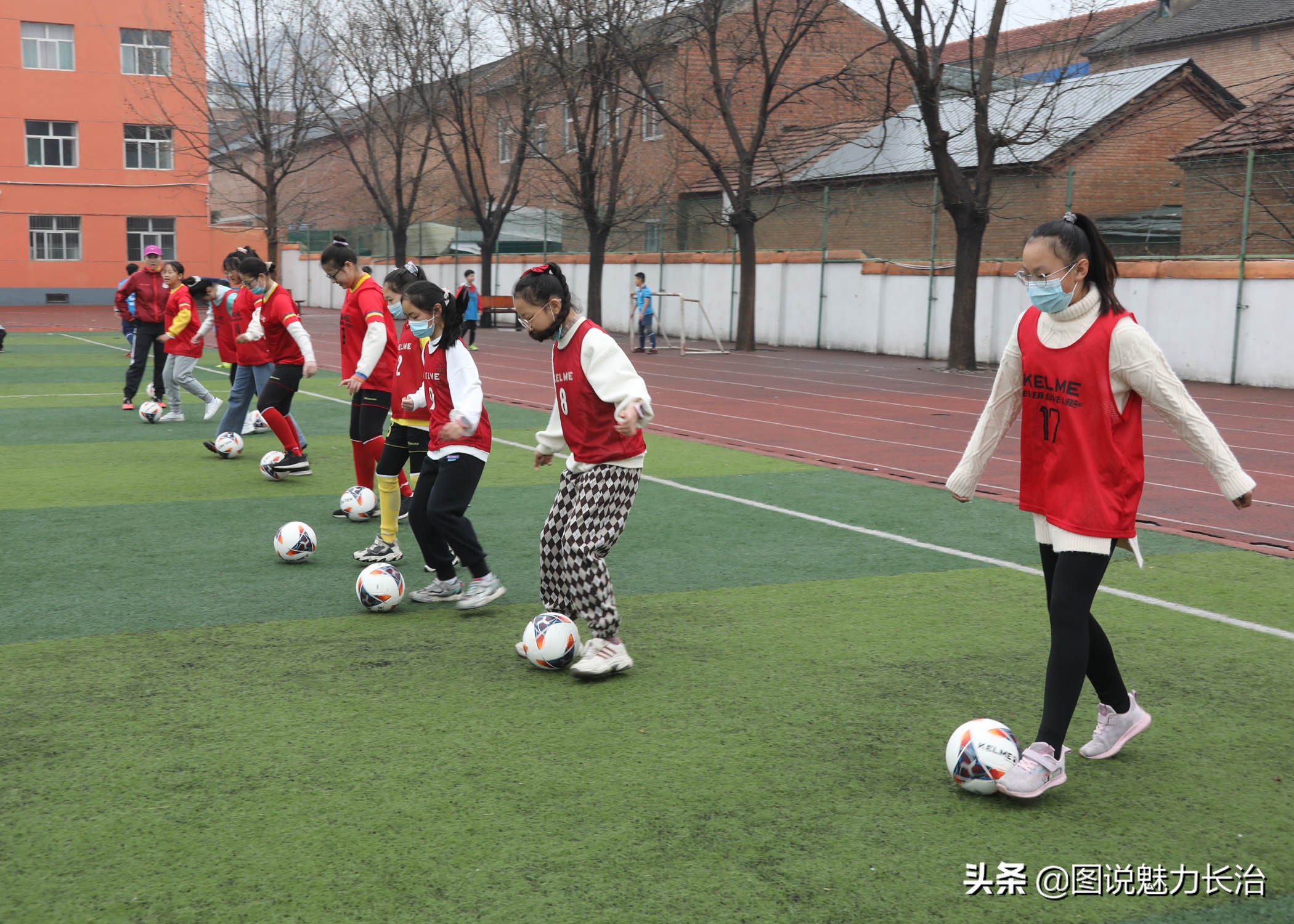 春雨助兴2022年亚足联女足日女孩足球节长治活动在东关小学举行