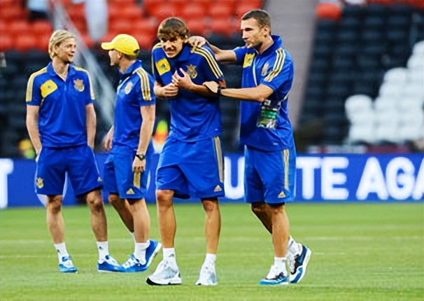 足球日本vs波黑,足球波兰vs乌克兰预测