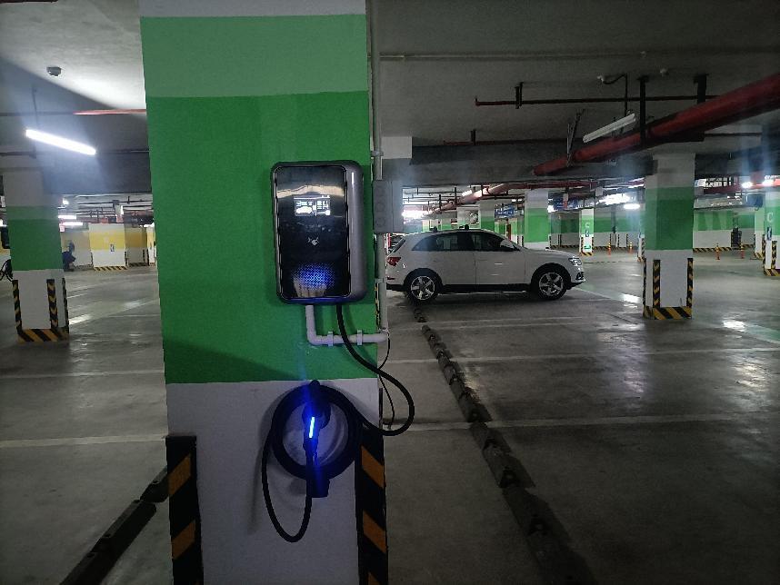 极氪009充电桩7kw多少钱,极氪009与特斯拉的充电桩共用吗