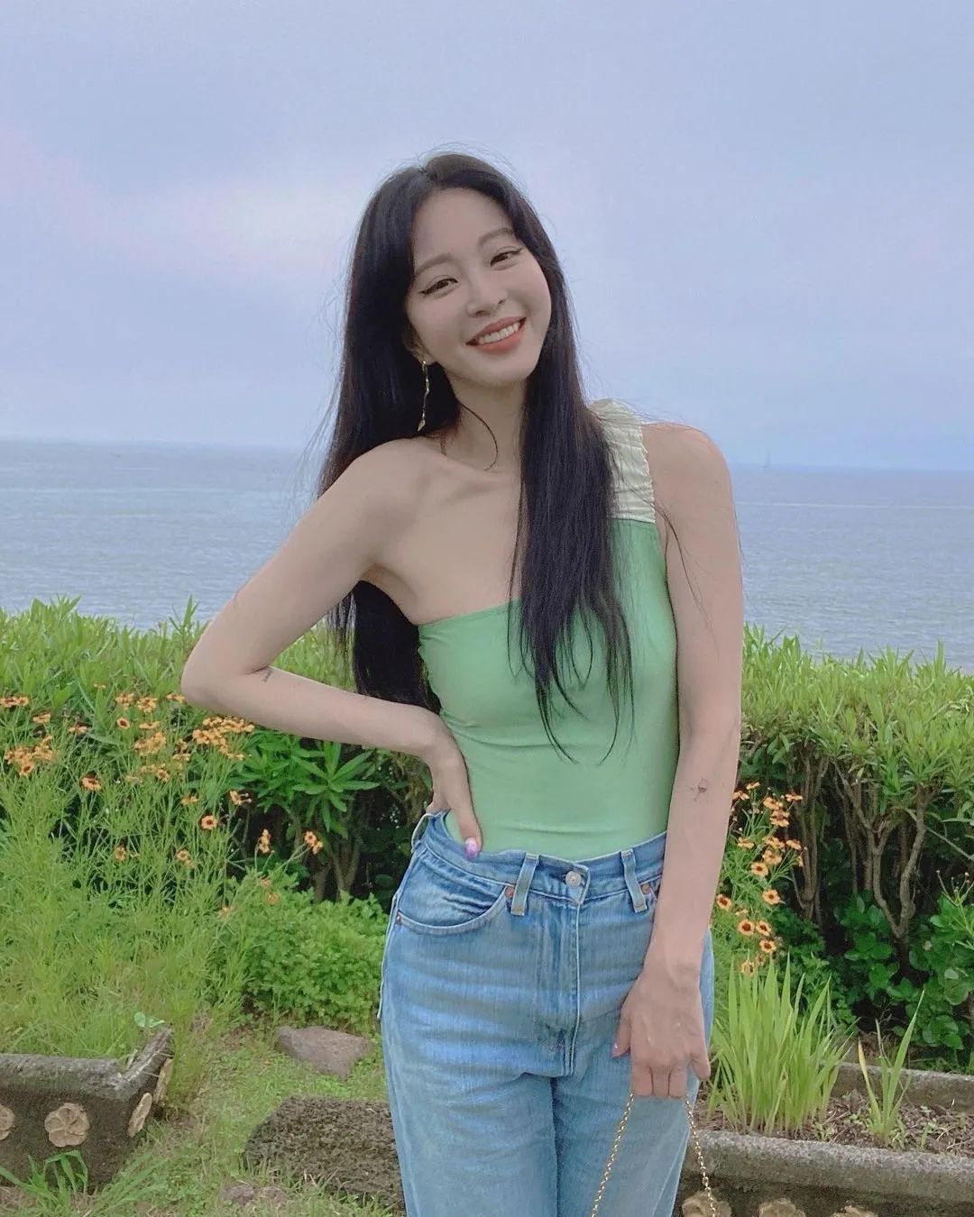 拍照手姿势怎么好看,拍照手怎么摆好看又简单