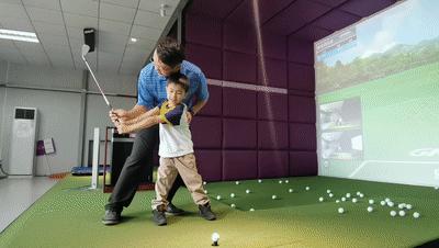 前方高能谁演的,前方高能校园歌手演唱瞬间