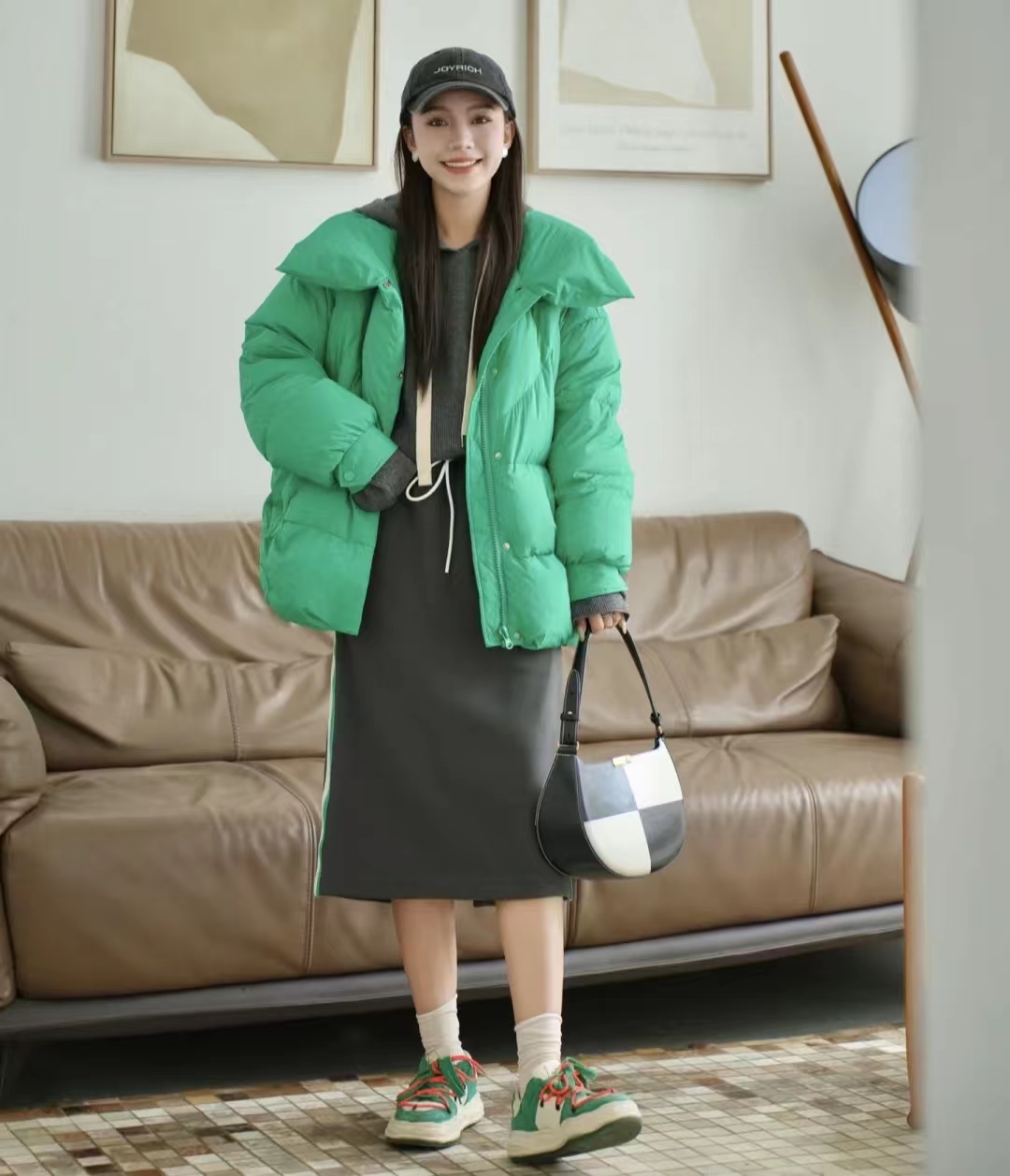 冬季穿什么颜色的羽绒服比较百搭,每个色系都很好看