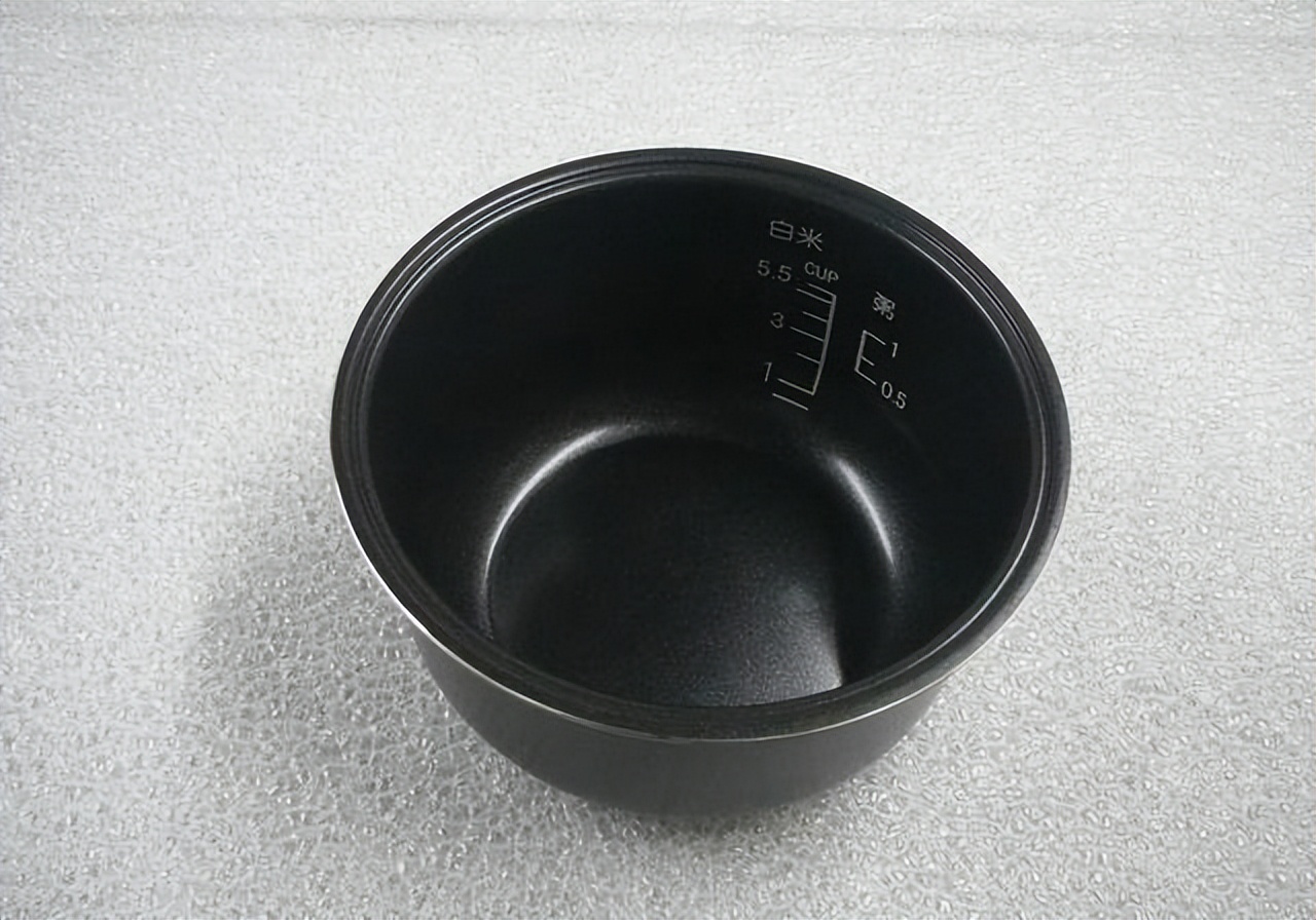 电饭锅内胆被刮坏的危害,电饭锅内胆涂层刮花脱落有毒吗