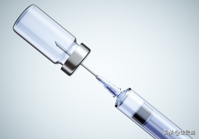 给狗狗打疫苗不小心扎手了有事吗,小狗打完疫苗有什么反应注意哪些