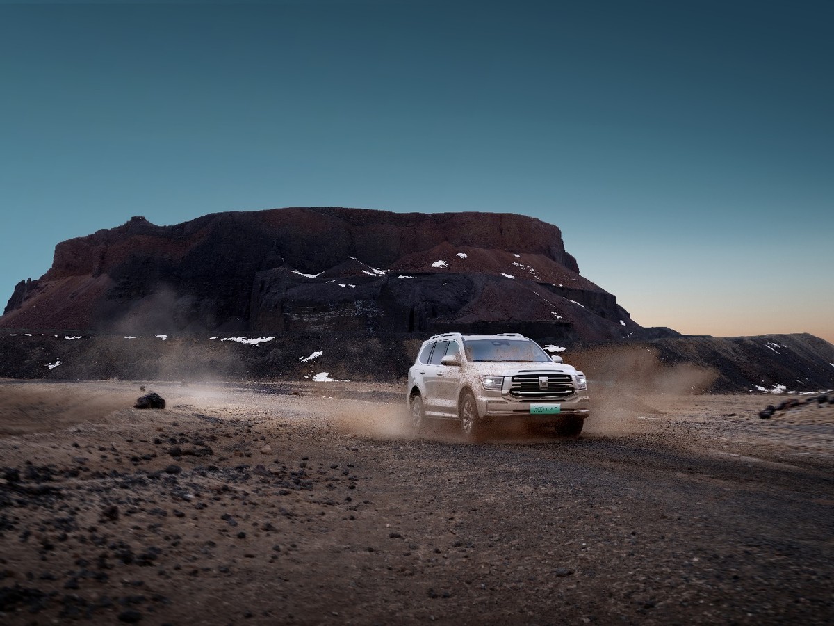 坦克500hi4-t越野能力对比陆巡,静态体验坦克500hi4-t外观篇