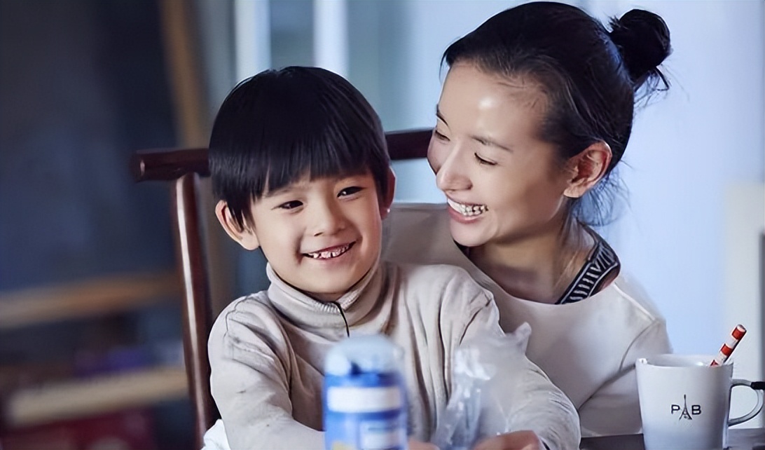 43岁董洁演“*妇情**”，教科书式撩汉，不靠颜值靠懂事