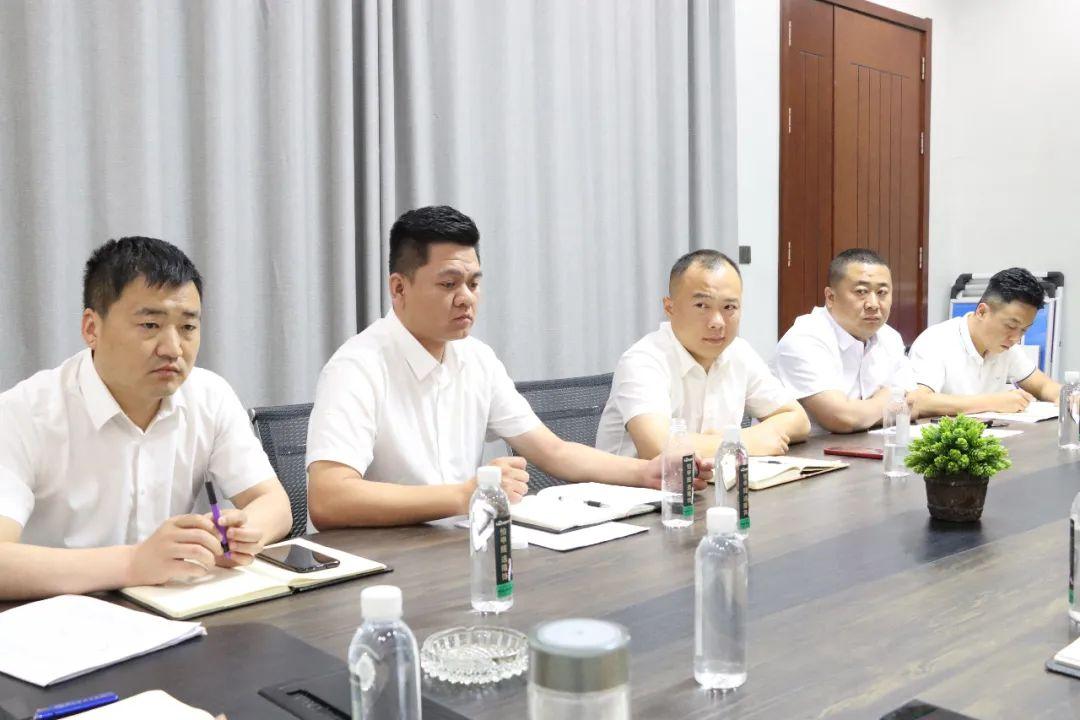 全力出击·奋进六月｜隆饰板材组织召开5月份营销总结大会！