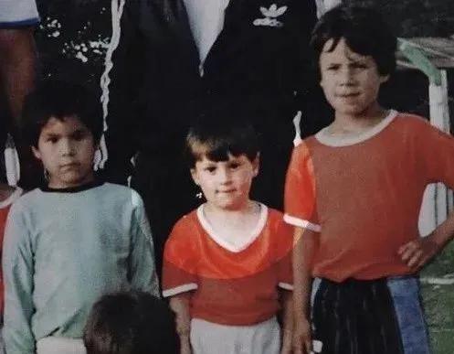 从侏儒到球王的小说,从侏儒症患者到世界球王的电影