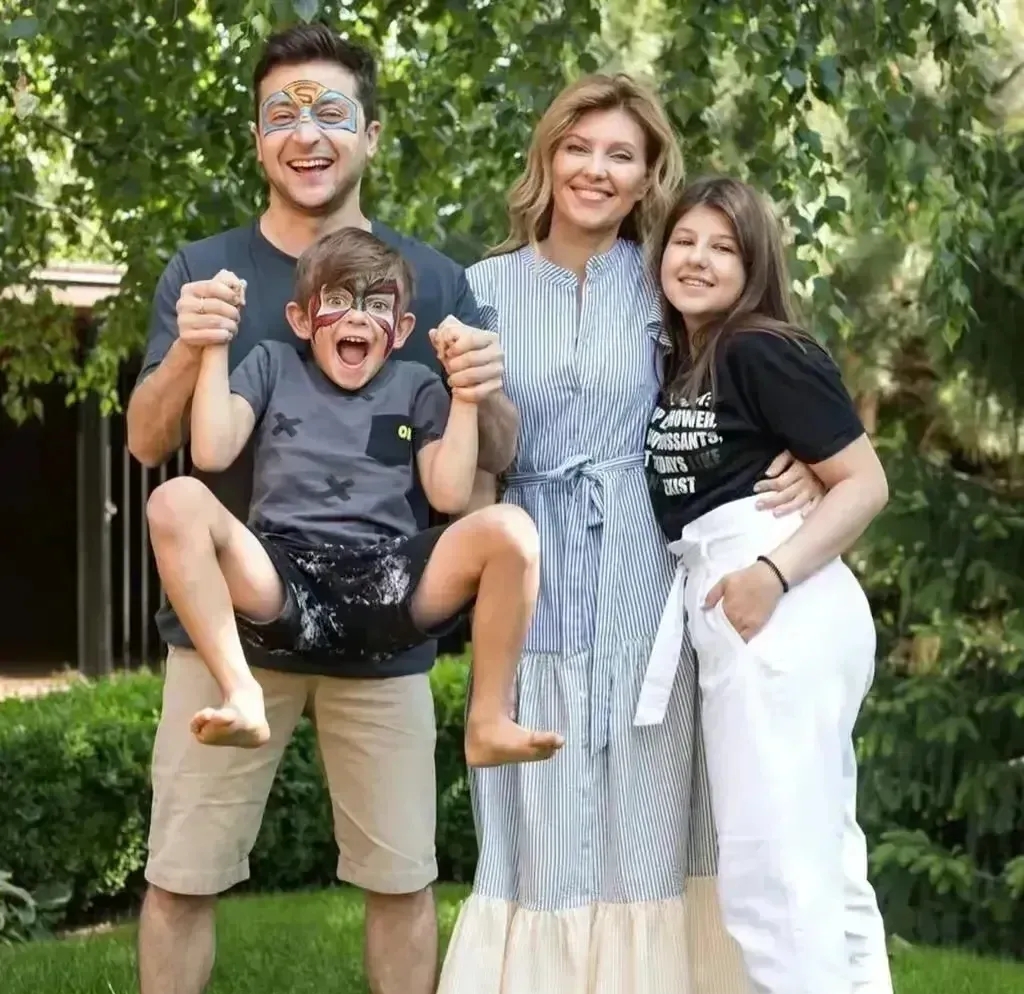 泽连斯基赤膊上阵,泽连斯基曝光