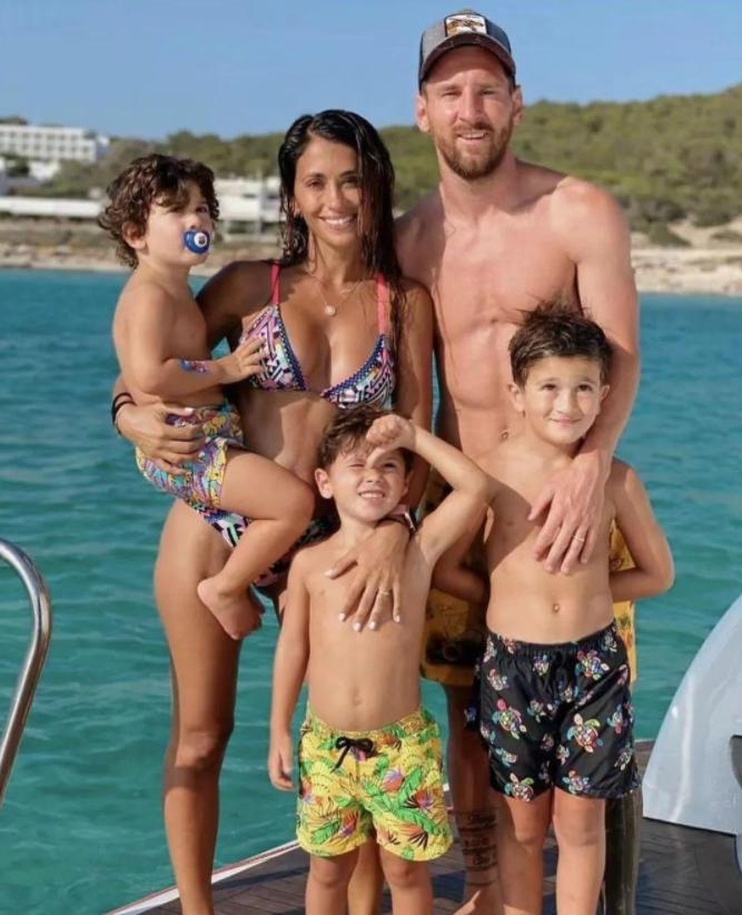 c罗姆巴佩梅西阿根廷队长,阿根廷夺冠梅西与老婆的视频