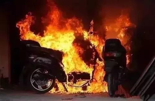 电动车新旧电池怎样才能混用好,电动车新蓄电池首次使用方法