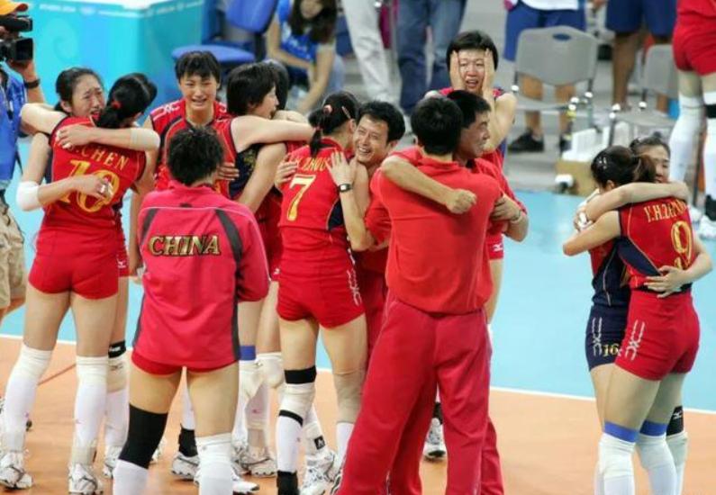 冯坤嫁给泰国女排教练,女排队长冯坤结婚了吗