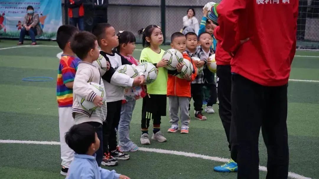 6-12岁儿童足球世界杯,关于世界杯让孩子了解起来