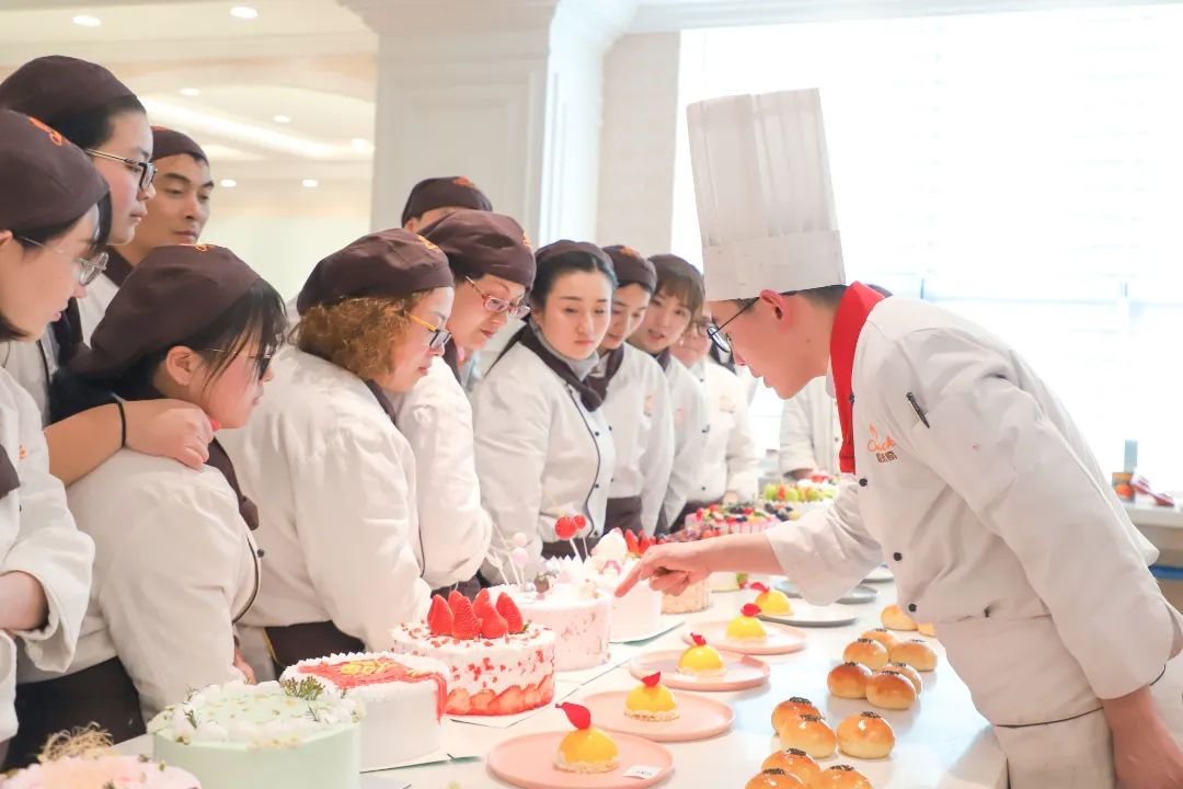 为什么不建议去工厂学烘焙,烘焙学徒的利弊