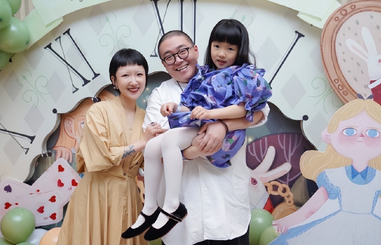 郝劭文晒婚纱照和妻子秀恩爱,郝劭文结婚感言