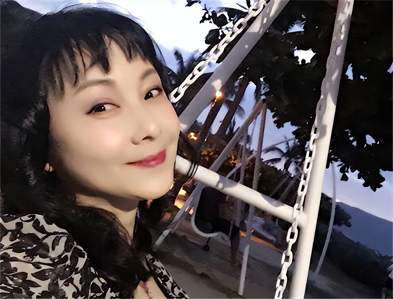 她曾是大明星，丈夫诈骗5700万，她替夫还债9年，卖房救夫