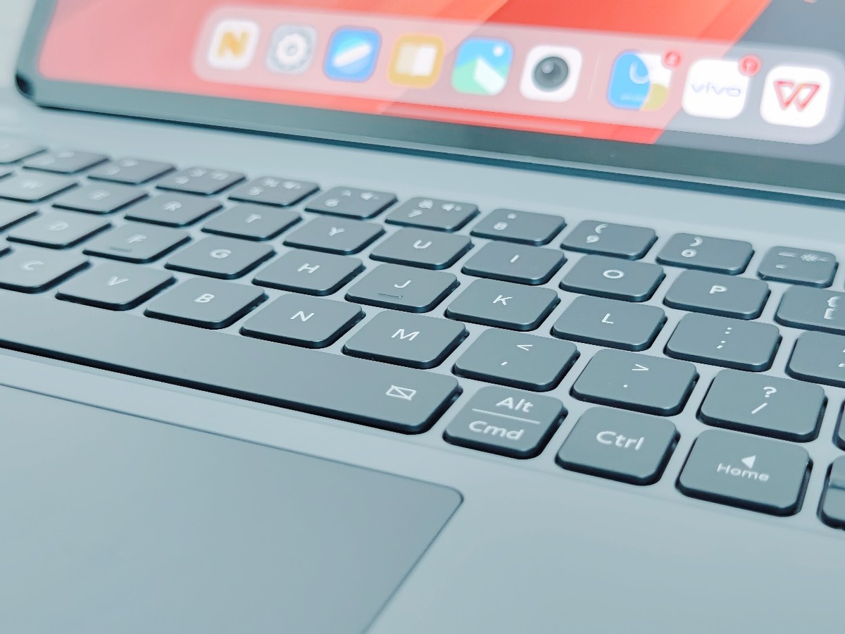 iqoopad与ipadpro12.9寸对比,iqoopad平板生产力如何