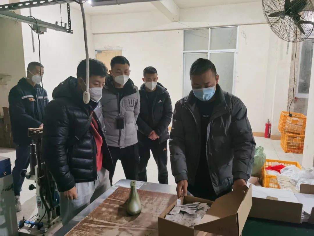 广州荔湾区假冒名牌鞋查处,山寨名牌鞋查获