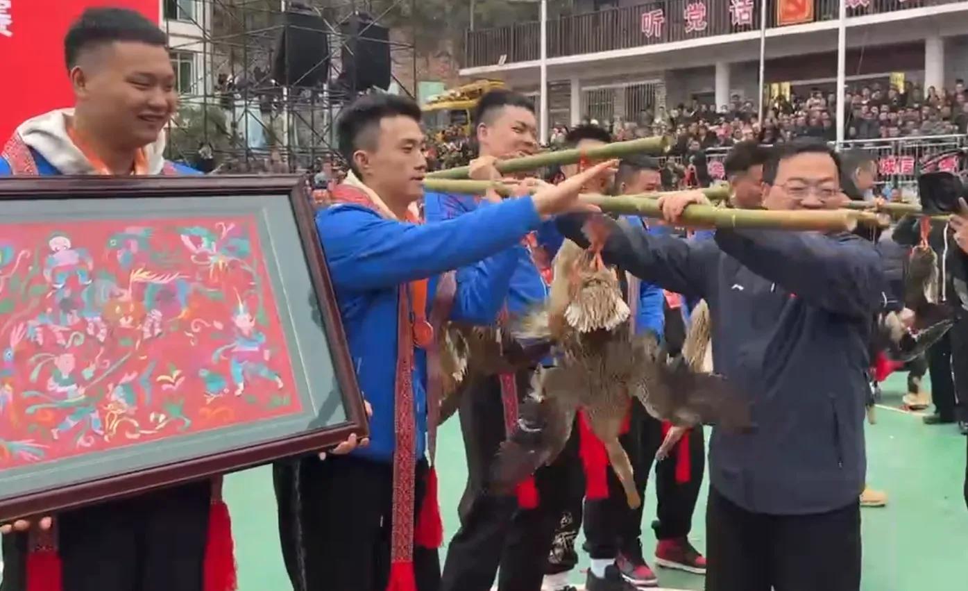 璐靛窞鍐犲啗姝屾洸,璐靛窞澶哄啝姝屾洸