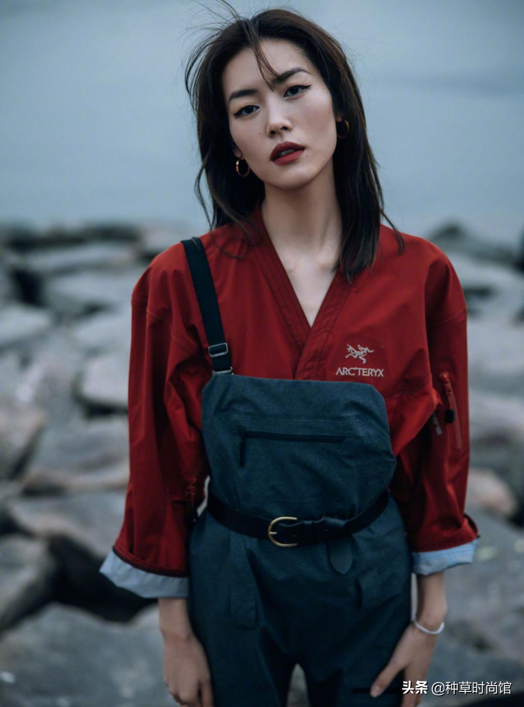 八字刘海怎么打理才不会显头秃,12岁圆脸头秃长发适合剪什么刘海