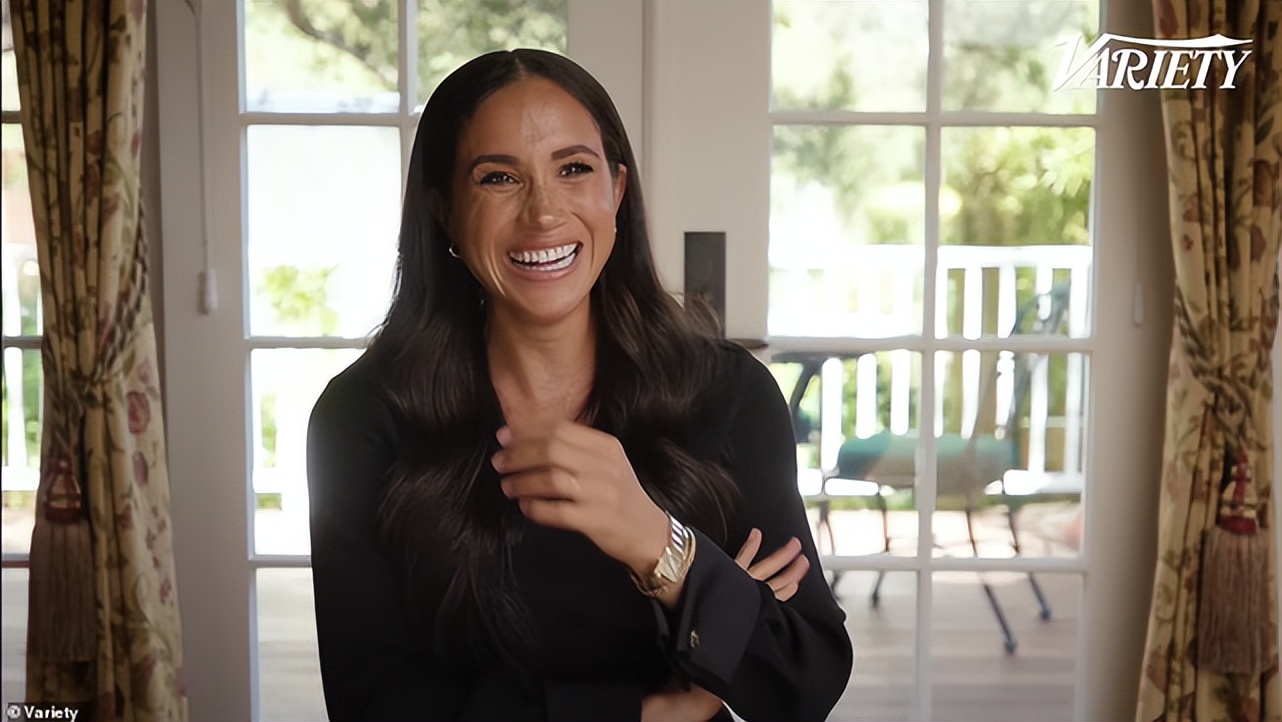 没结婚时，梅根就打哈里旗号要求餐厅留位置，“未来的公爵夫人”