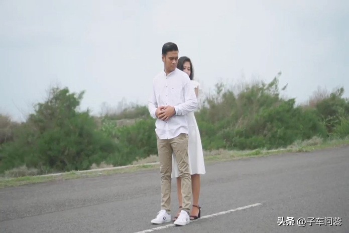 在别人面前炫耀自己有多好,喜欢向别人炫耀自己本事