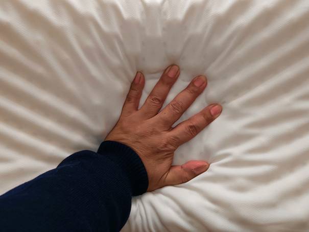健康舒适，科学记录-8H智能助眠天然乳胶枕评测