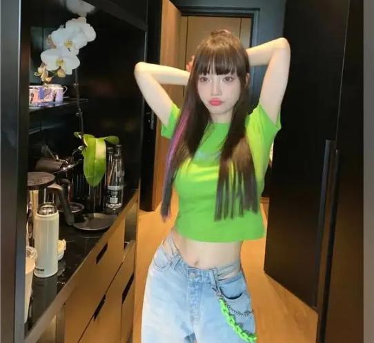 出轨家暴、车内拥吻、脚踏三条船,娱乐圈的“桃色大瓜”真精彩