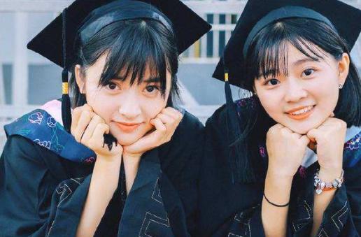 大学女生被室友孤立了怎么办,大学女生被舍友孤立怎么办