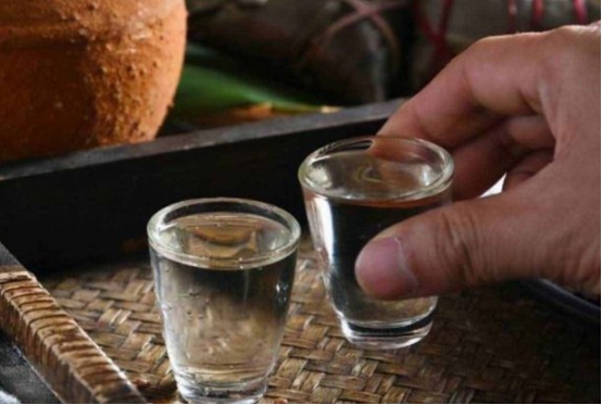 我国哪个省的白酒最好喝?经评鉴:这4款摘得桂冠,有你家乡的吗