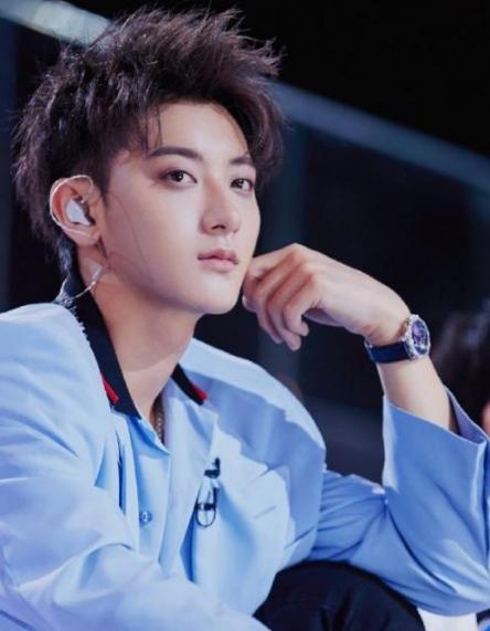 黄子韬与聋哑发小交流,黄子韬和他的聋哑朋友