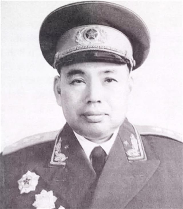 1957年毛主席途经沈阳，问军区司令：黄毛丫头呢？我要吃她做的饭