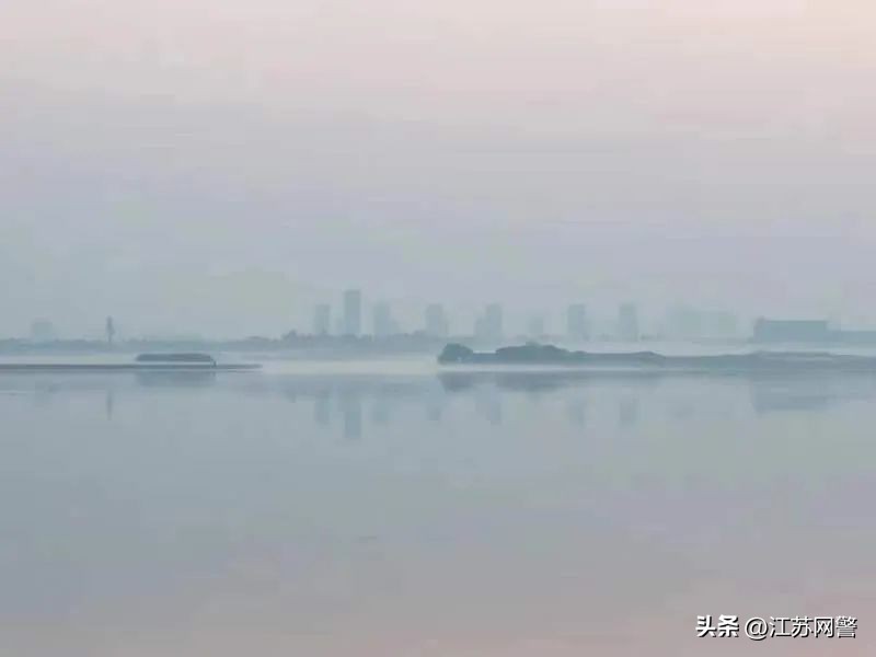 震惊！很多人居然不会！车上这个灯你会用吗？