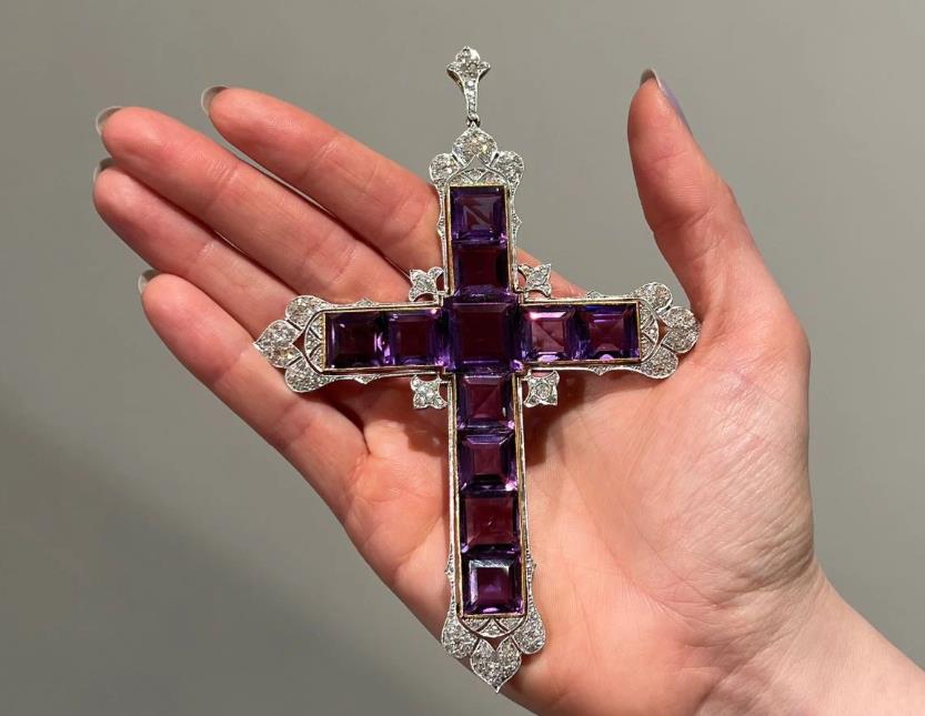 卡戴珊百万项链,卡戴珊买奢侈品