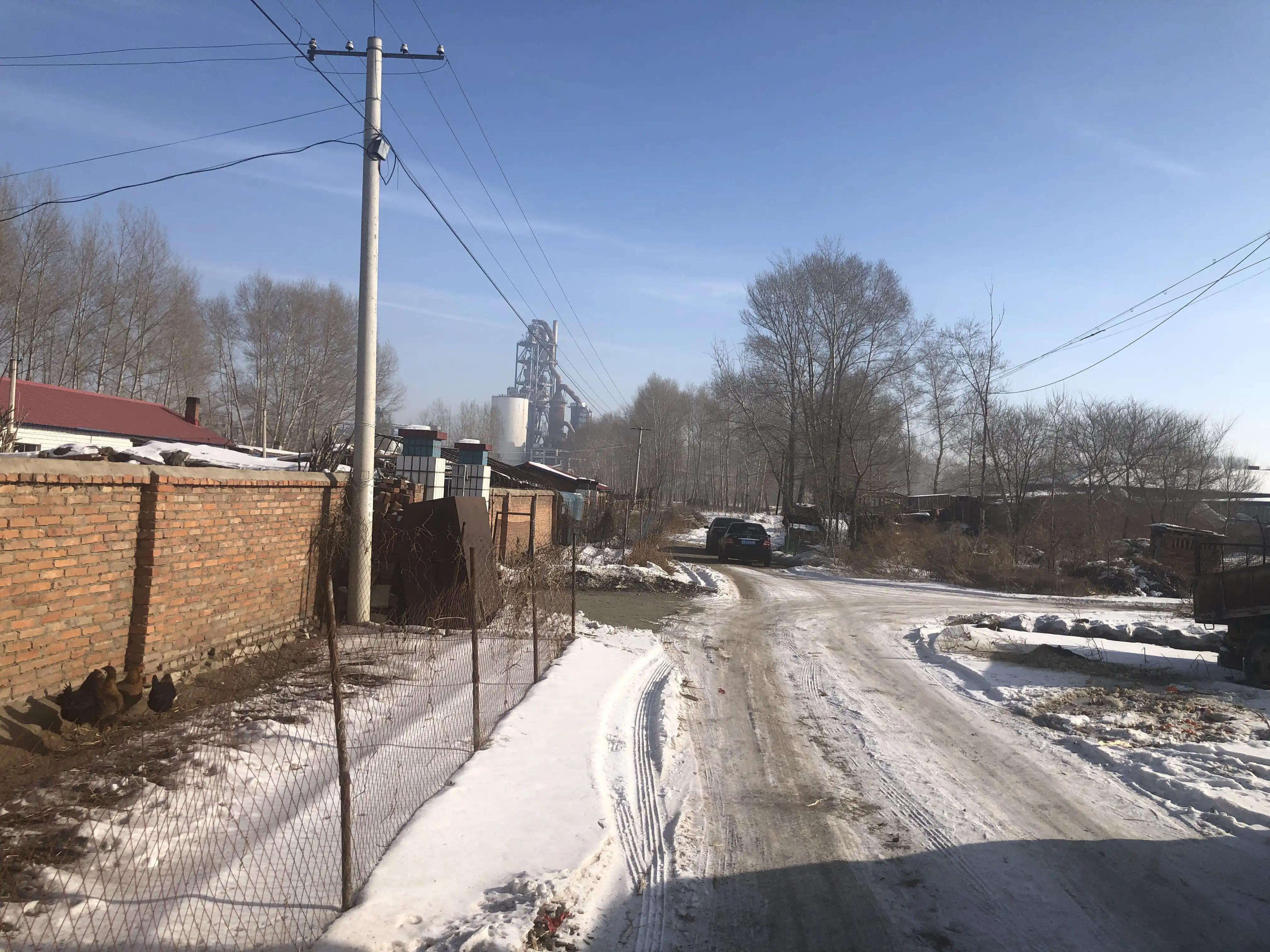 三十年的朋友大庆在童年时就是我们的楷模，原因不是因为他帅