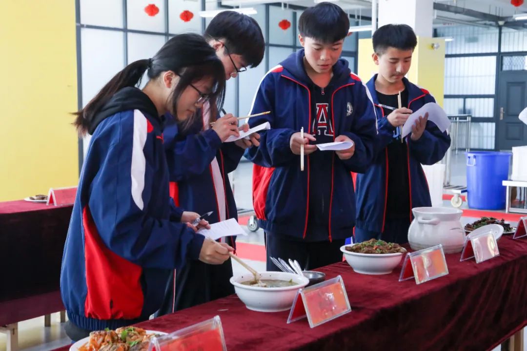 南湖行知丨引爆全场！当美食与体育邂逅，会擦出怎样的火花？