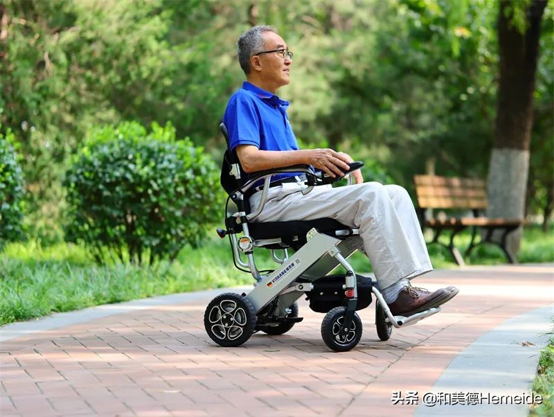 比较英洛华5521和5513电动轮椅,最新款英洛华电动轮椅车