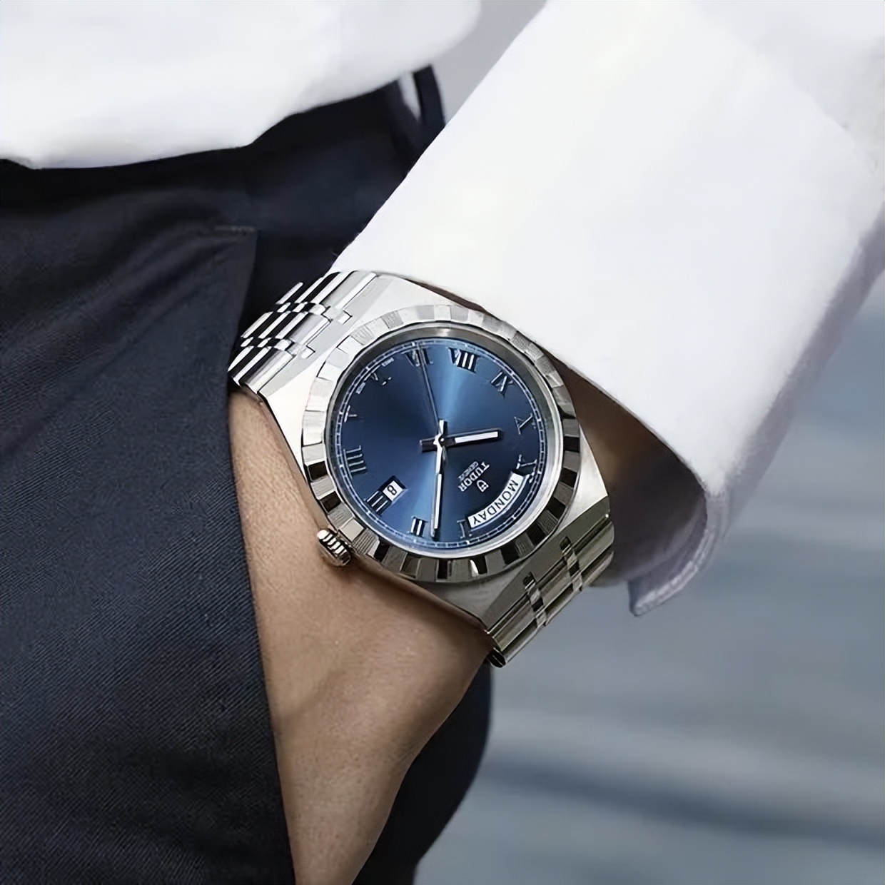 既商务又休闲的机械表推荐,时尚适合上班族佩戴的万元机械表