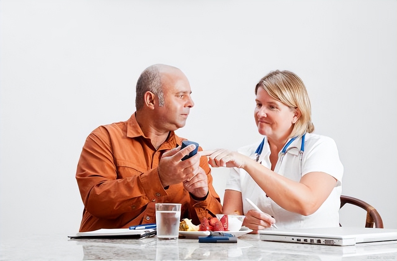 老年人关节磨损吃氨糖有用吗,中老年服用氨糖
