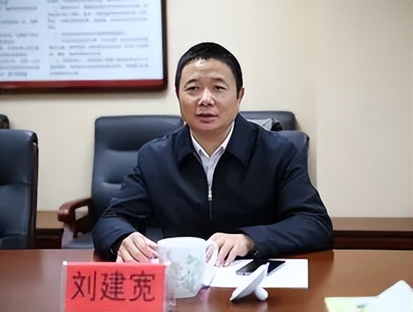 “老虎”与曾经的“大秘”同天落马，同省女“老虎”曾是多年下属