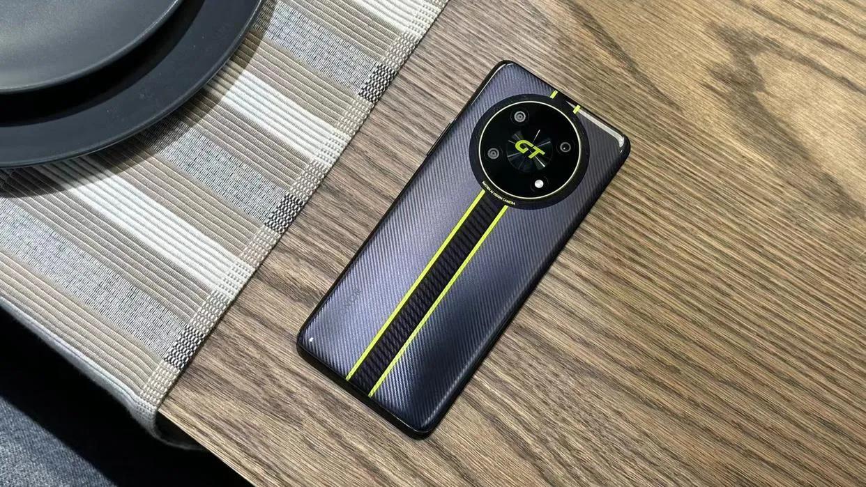 荣耀x40gt和联想y70对比,荣耀x40gt竞速版跑外卖