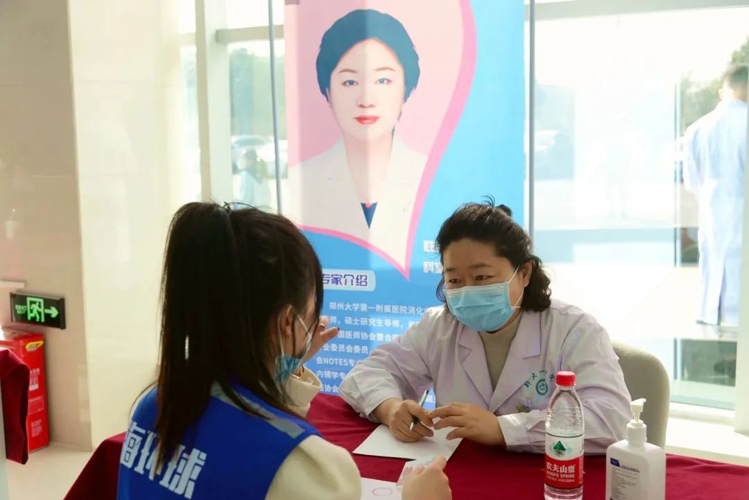 迎三八促健康免费义诊暖人心,民盟走进乡村义诊温暖人心