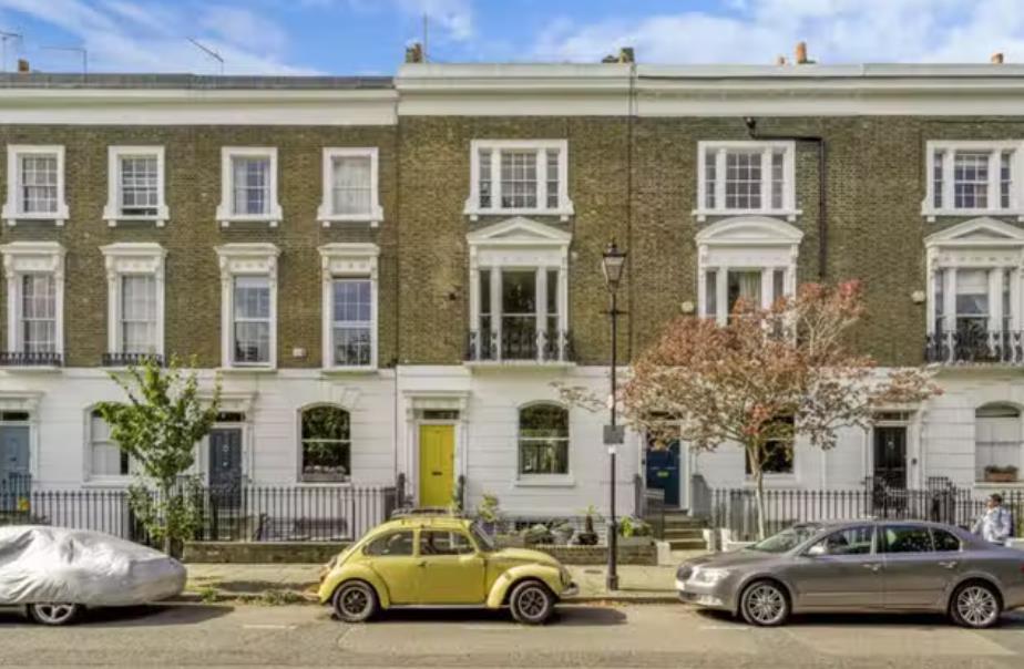 一年不一定出一套！无数人在伦敦这些地方排队等房，一房难求