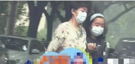 张嘉译的成长之路,张嘉译人生中两个女人