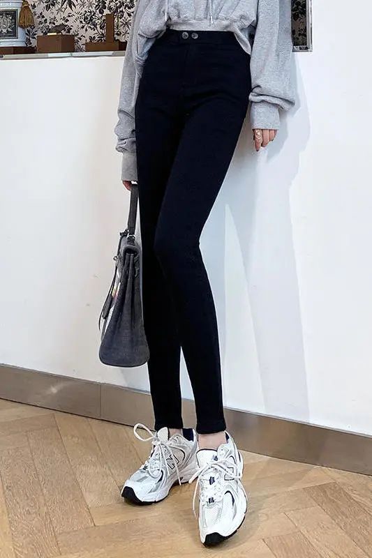 穿长裤显腿长的小白鞋,百搭鞋子秀气显脚小短靴