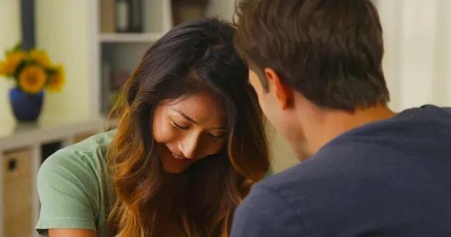 男朋友爱你的几种表现,男朋友真心爱你的几种表现