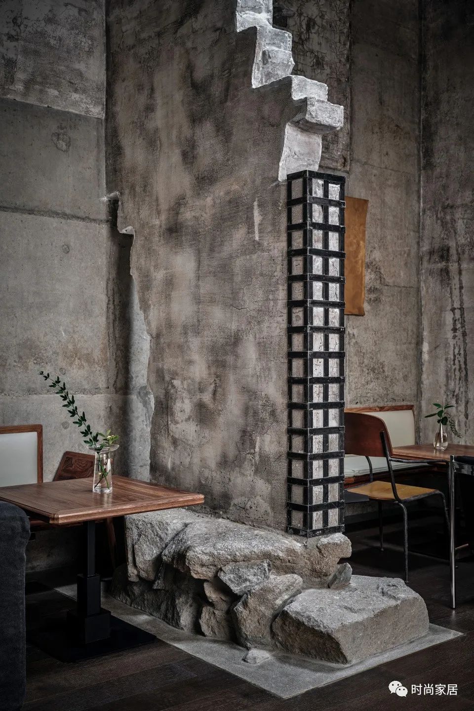 明代老建筑,他买下了一座废弃很久的古宅